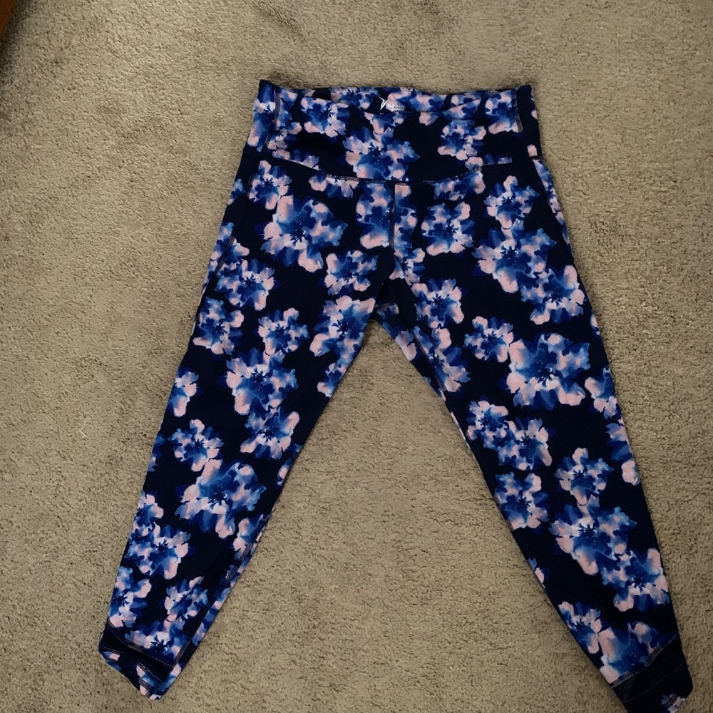 old Navy 7/8 High waisted Compression Leggins